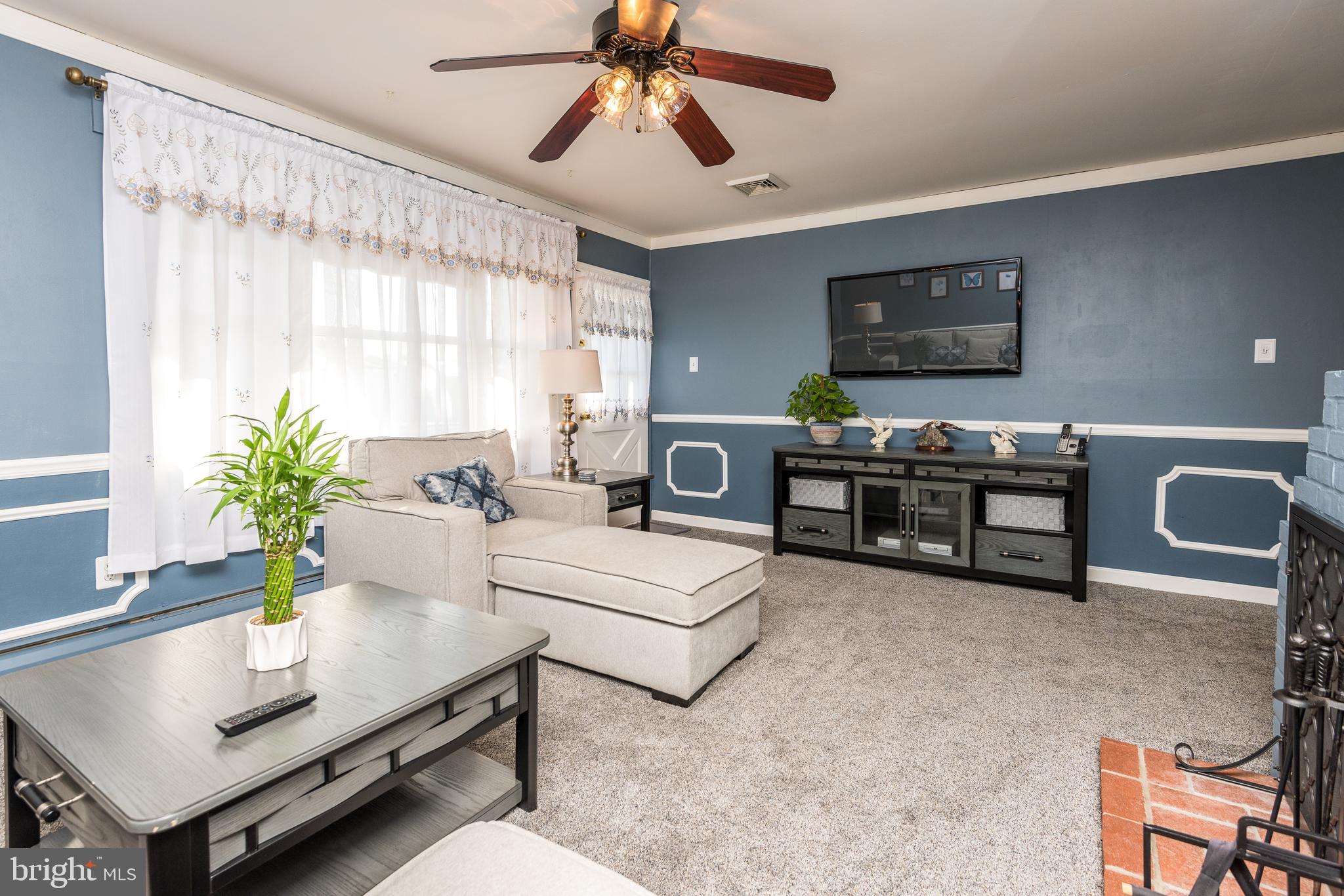 116 Border Rock Road Levittown, PA 19057 - Photo 3 of 27 Spacious Living Room