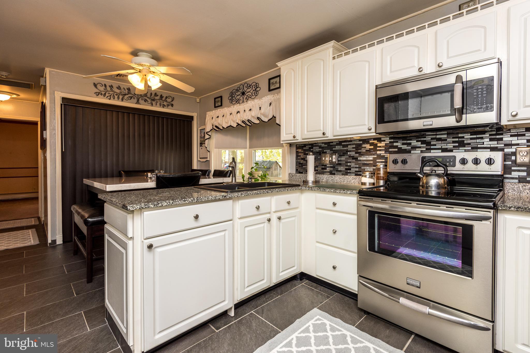 116 Border Rock Road Levittown, PA 19057 - Photo 9 of 27 Gallery Image 9