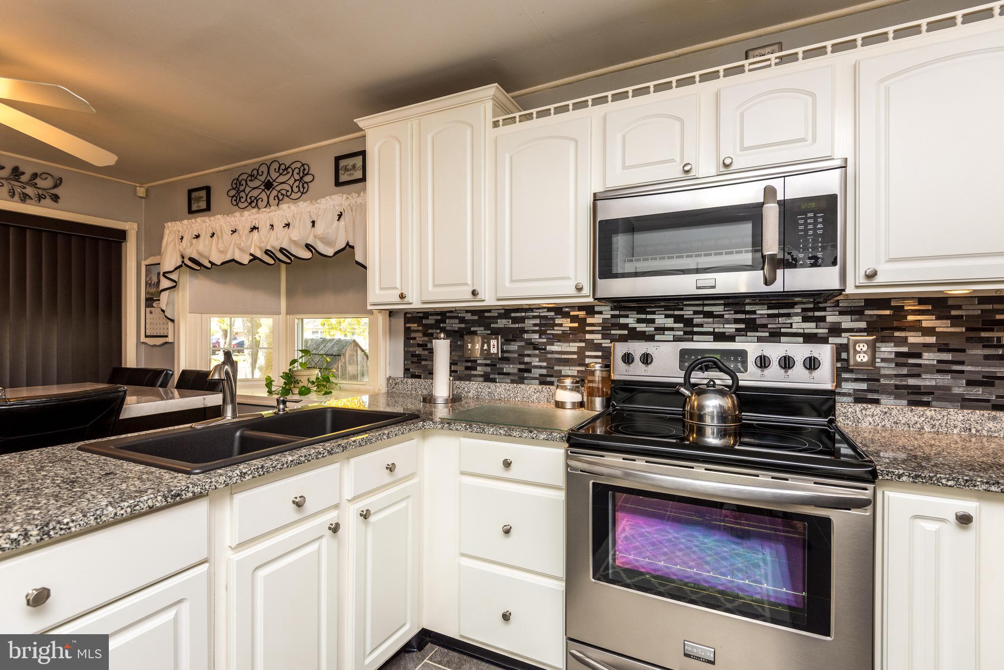 116 Border Rock Road Levittown, PA 19057 - Photo 10 of 27 Gallery Image 10