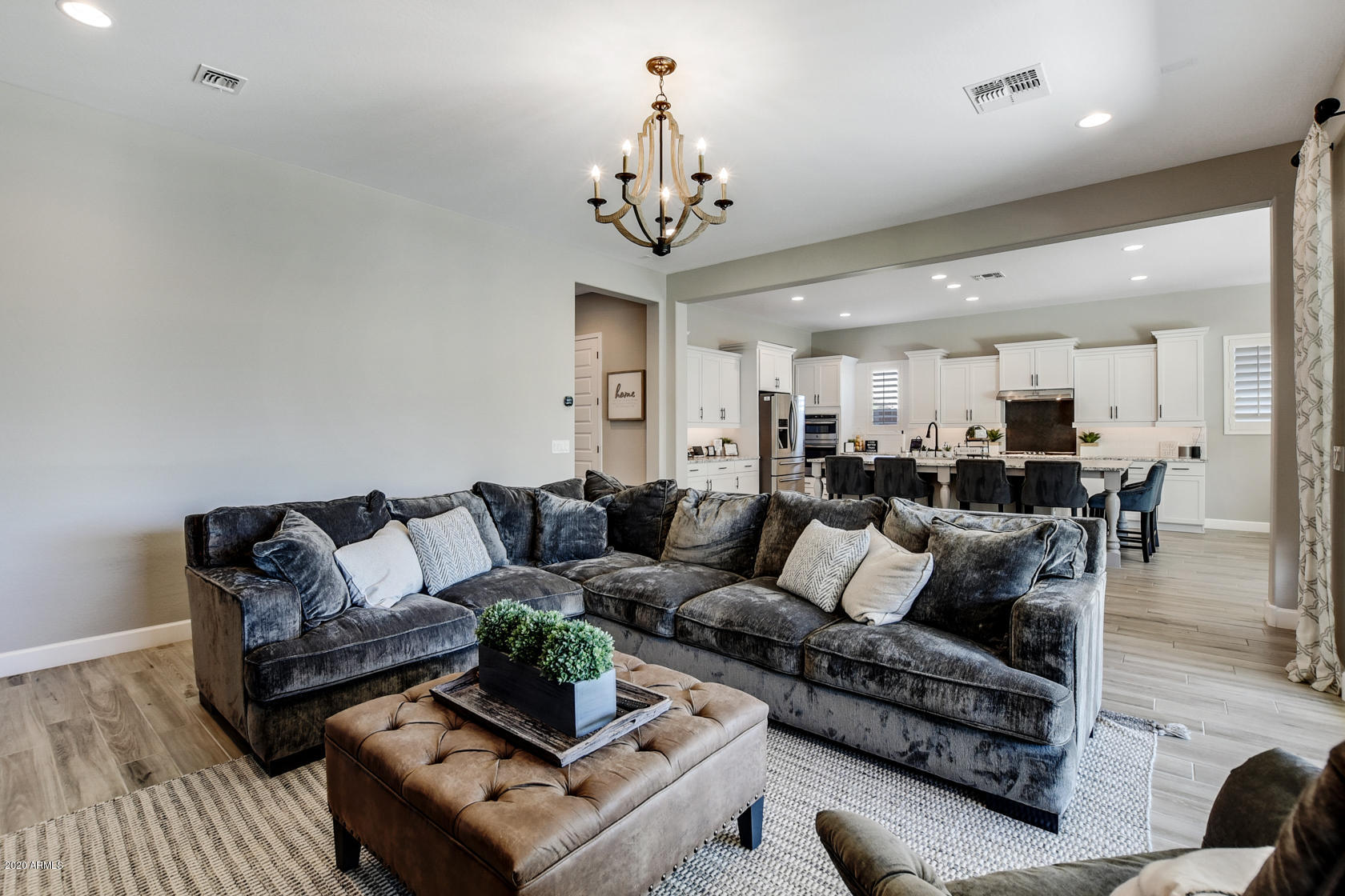 1058 East Kensington Road Gilbert, AZ 85297 - Photo 19 of 56 20-Great Room