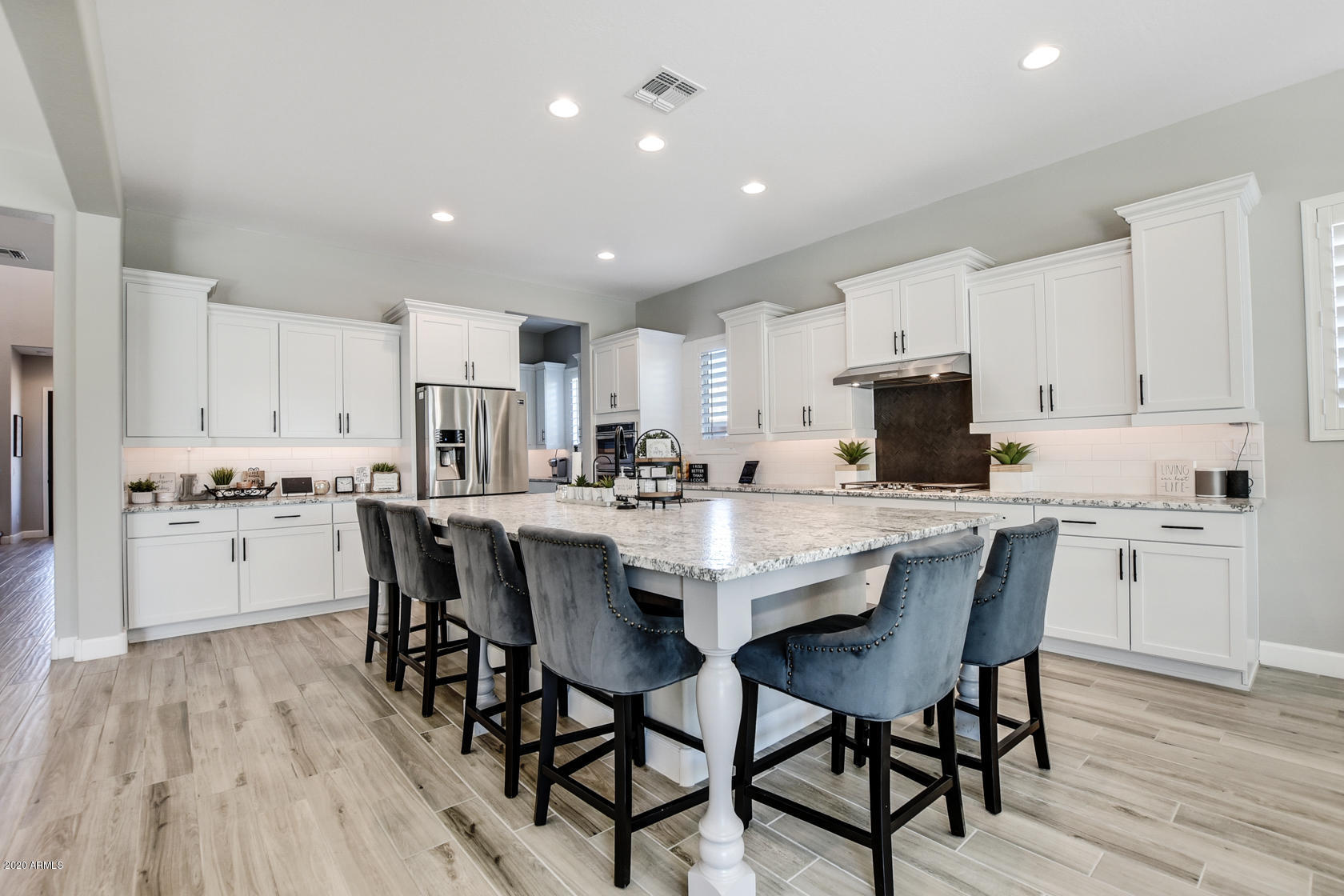1058 East Kensington Road Gilbert, AZ 85297 - Photo 8 of 56 9-Kitchen