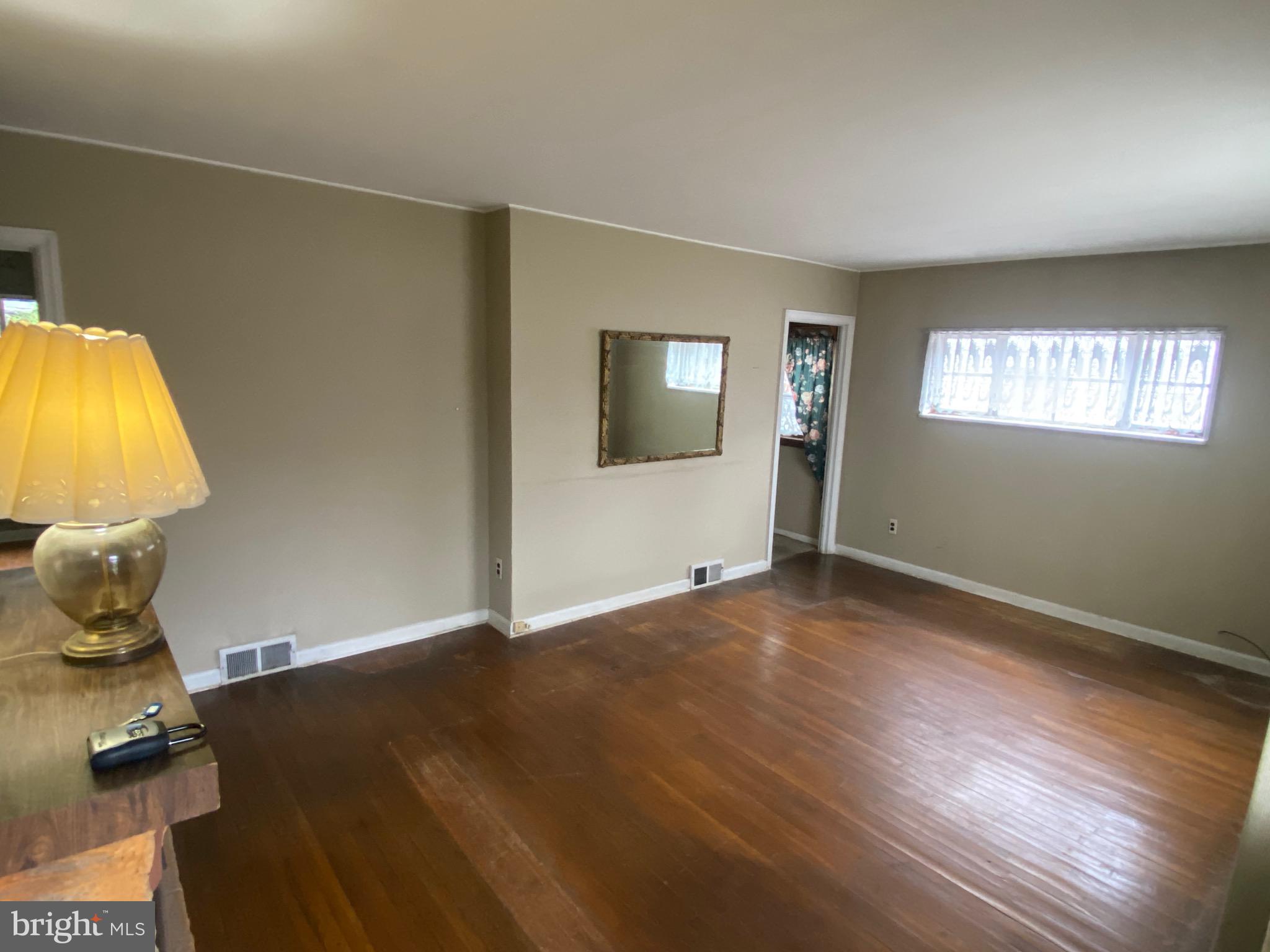14016 Barcalow Avenue Philadelphia, PA 19116 - Photo 4 of 15 Gallery Image 4