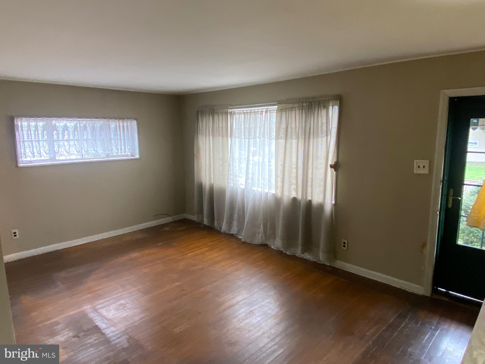 14016 Barcalow Avenue Philadelphia, PA 19116 - Photo 5 of 15 Gallery Image 5