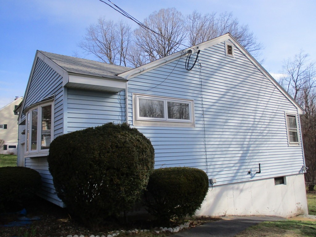 14 Birchwood Road Rutland, MA 01543 - Photo 3 of 27