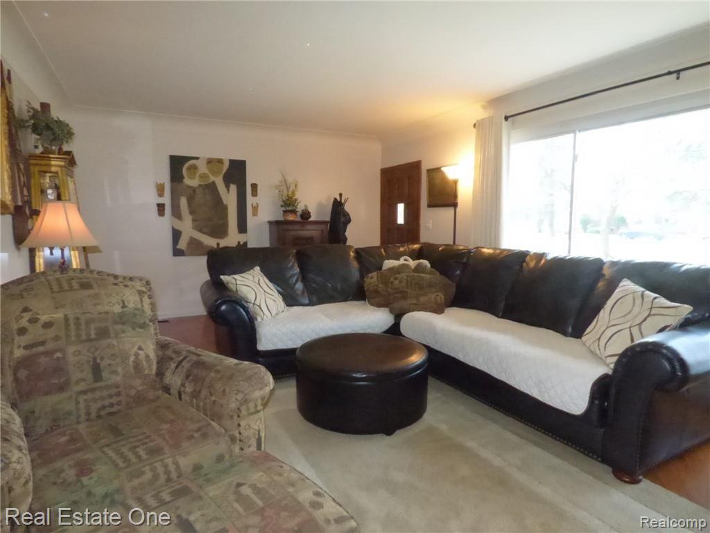 5629 Pinckney Road Howell, MI 48843 - Photo 6 of 43