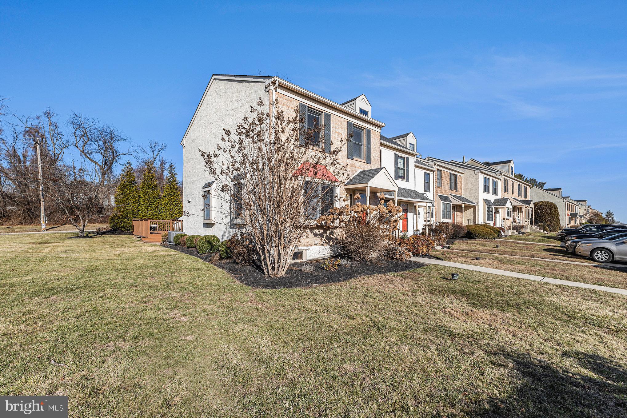 392 Scola Road Brookhaven, PA 19015 - Photo 4 of 41 Gallery Image 4
