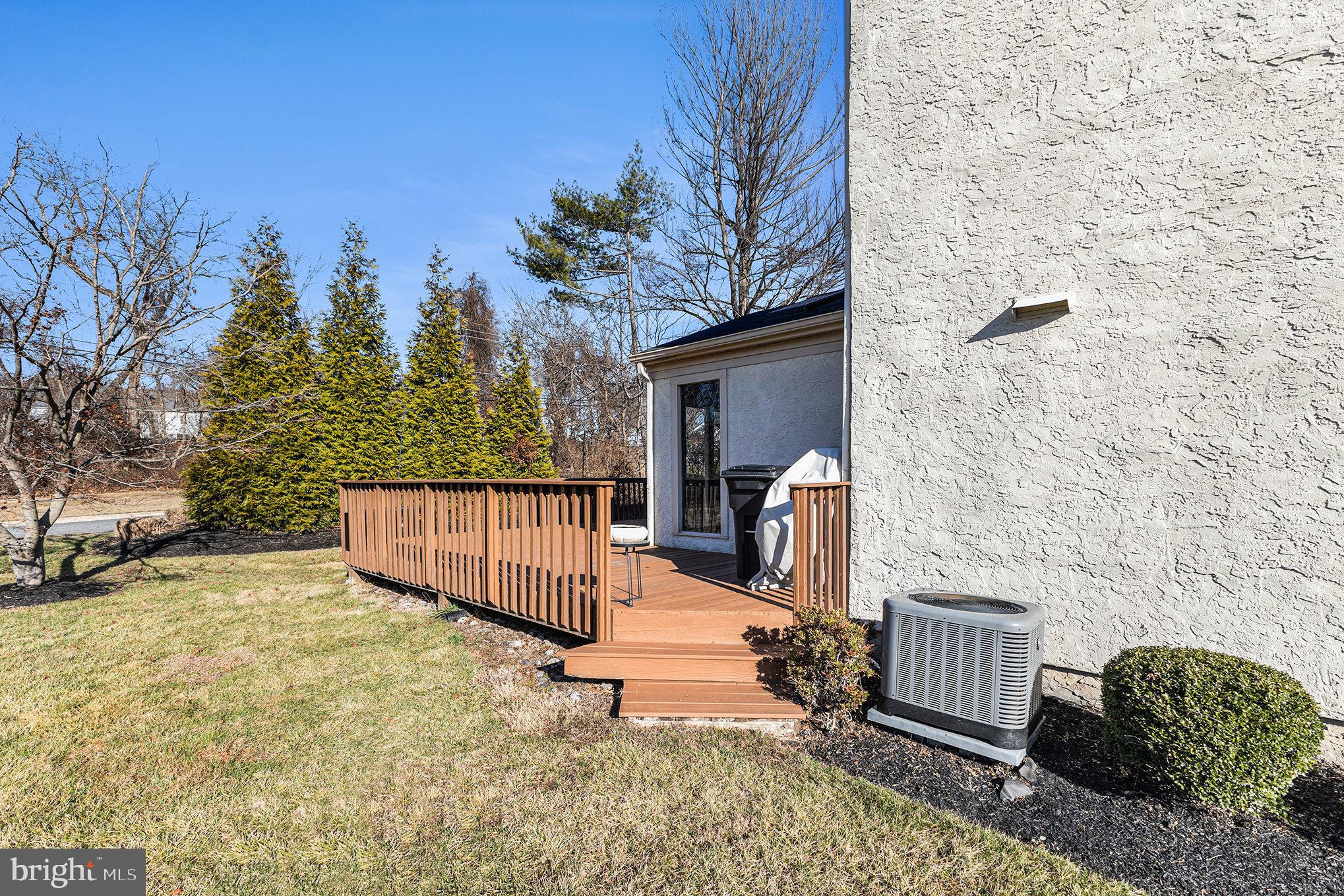 392 Scola Road Brookhaven, PA 19015 - Photo 9 of 41 Gallery Image 9