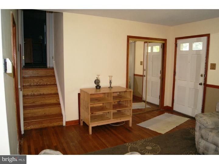 351 Summit Road Media, PA 19063 - Photo 2 of 14 Living Room