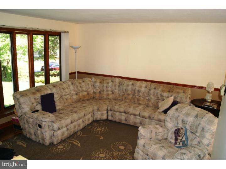 351 Summit Road Media, PA 19063 - Photo 3 of 14 Living Room