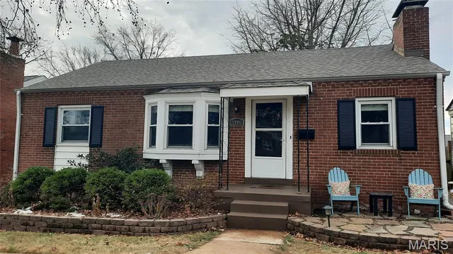 $2,395 | 7806 Garden Avenue, Shrewsbury, MO 63119