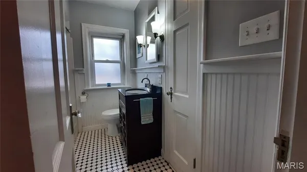 $1,950 | 7806 Garden Avenue, Shrewsbury, MO 63119