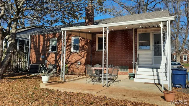 $2,395 | 7806 Garden Avenue, Shrewsbury, MO 63119