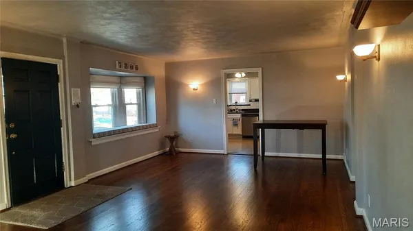 $1,950 | 7806 Garden Avenue, Shrewsbury, MO 63119