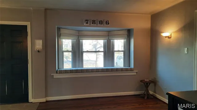 $2,395 | 7806 Garden Avenue, Shrewsbury, MO 63119