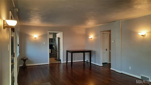 $1,950 | 7806 Garden Avenue, Shrewsbury, MO 63119