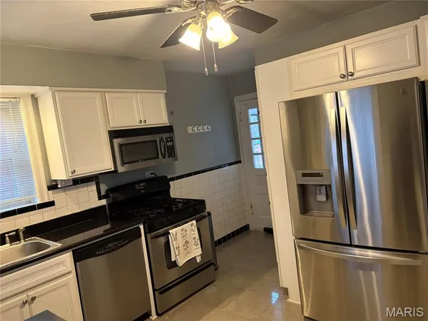 $1,950 | 7806 Garden Avenue, Shrewsbury, MO 63119