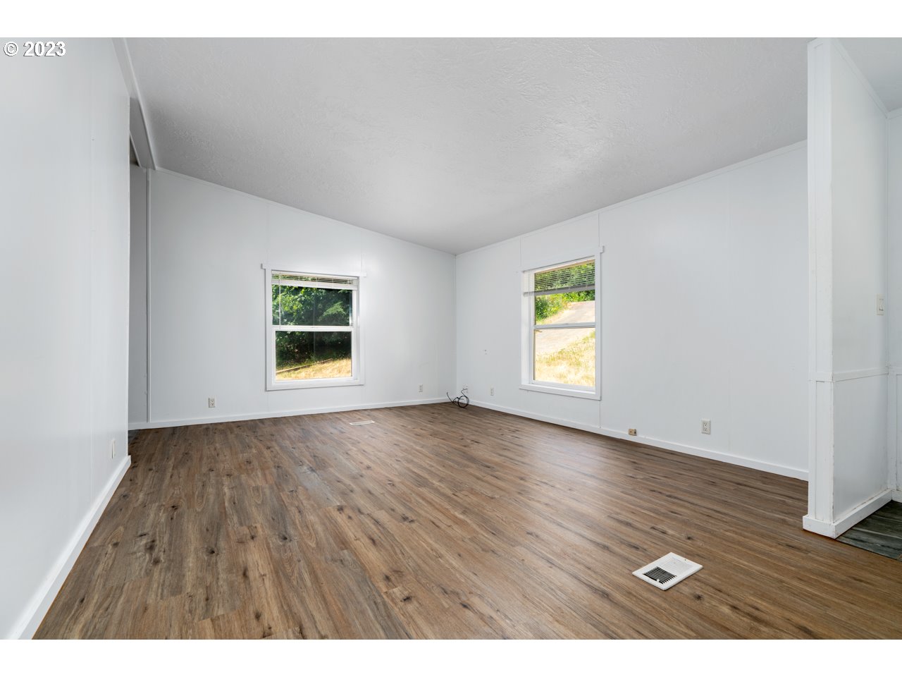 24698 Evergreen Road Philomath, OR 97370 - Photo 3 of 19 Gallery Image 3