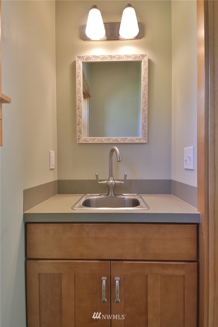 1265 Dines Point Road Greenbank, WA 98253 - Photo 11 of 29 Gallery Image 11