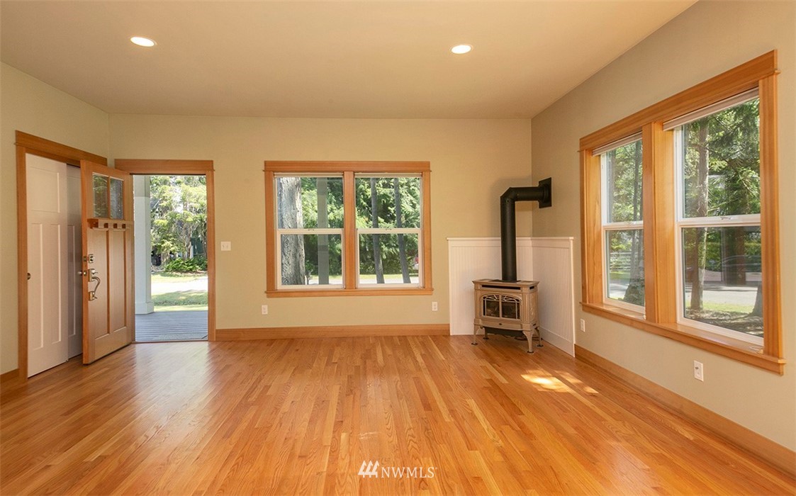 1265 Dines Point Road Greenbank, WA 98253 - Photo 4 of 29 Gallery Image 4