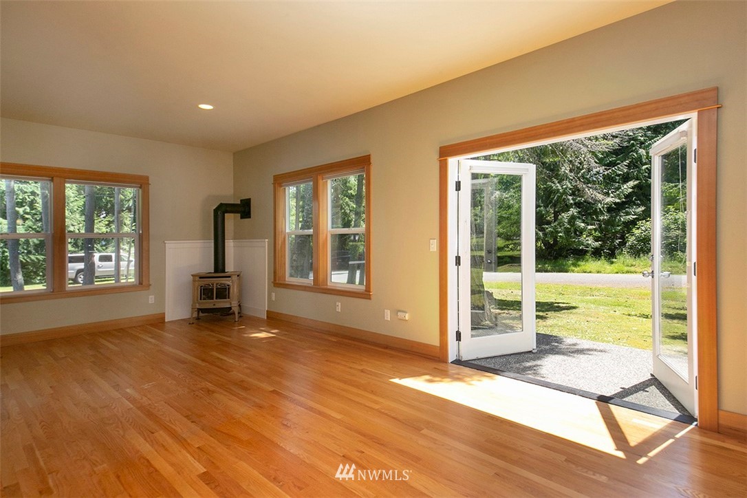 1265 Dines Point Road Greenbank, WA 98253 - Photo 5 of 29 Gallery Image 5