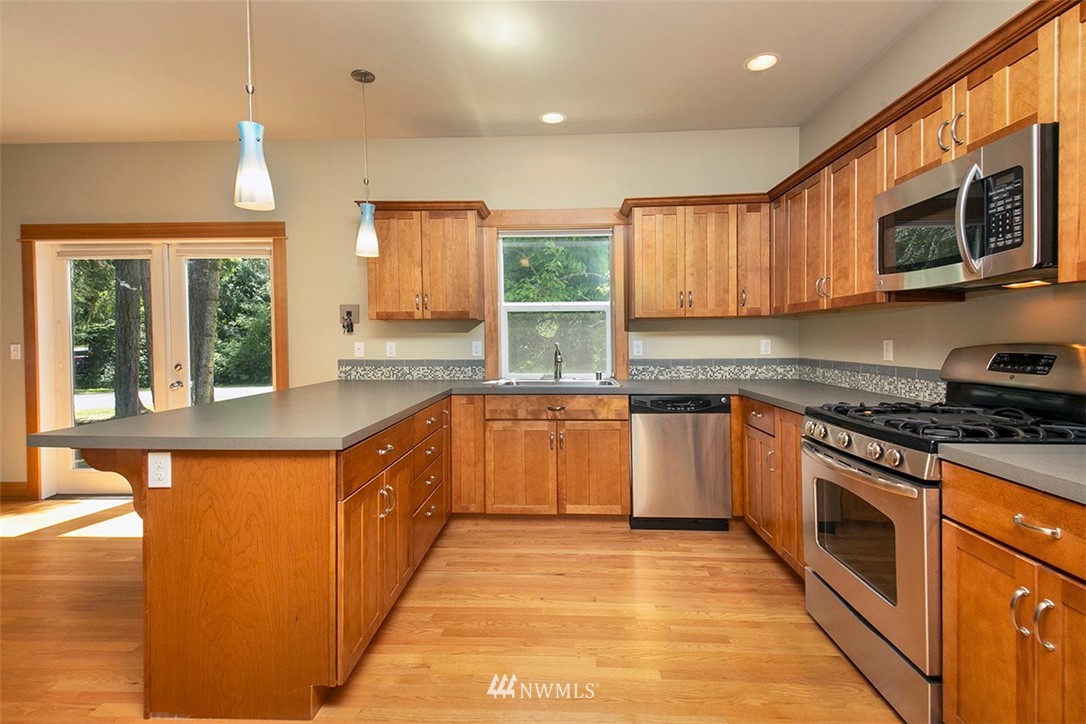 1265 Dines Point Road Greenbank, WA 98253 - Photo 9 of 29 Gallery Image 9