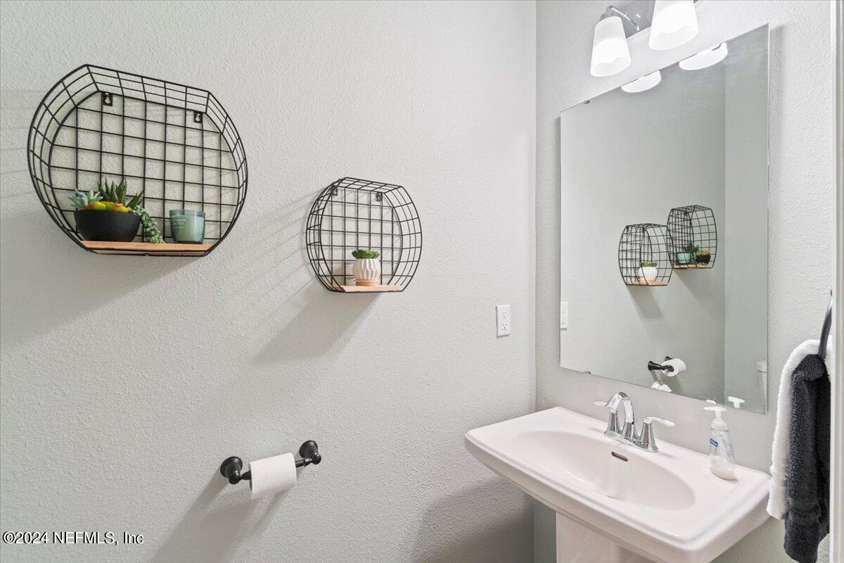 424 Boracay Circle St. Johns, FL 32259 - Photo 5 of 41 1st Floor Powder Bath
