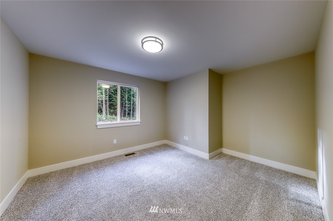 25923 Highland Road Northeast Kingston, WA 98346 - Photo 33 of 40 Gallery Image 33