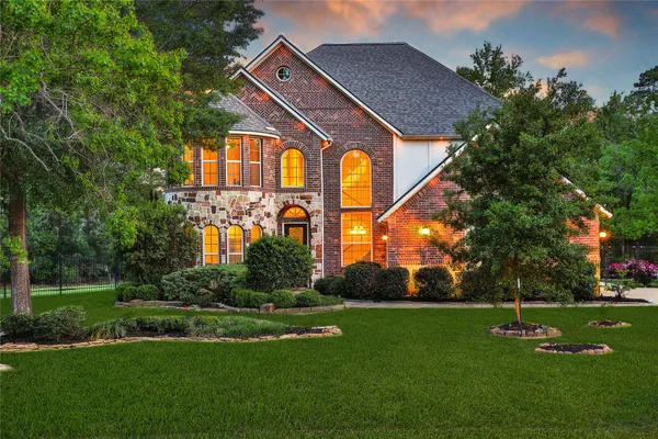 $899,900 | 5 Copper Cove, Conroe, TX 77304