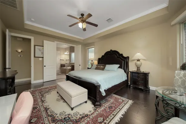 $899,900 | 5 Copper Cove, Conroe, TX 77304