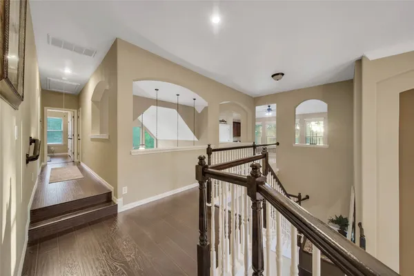 $899,900 | 5 Copper Cove, Conroe, TX 77304
