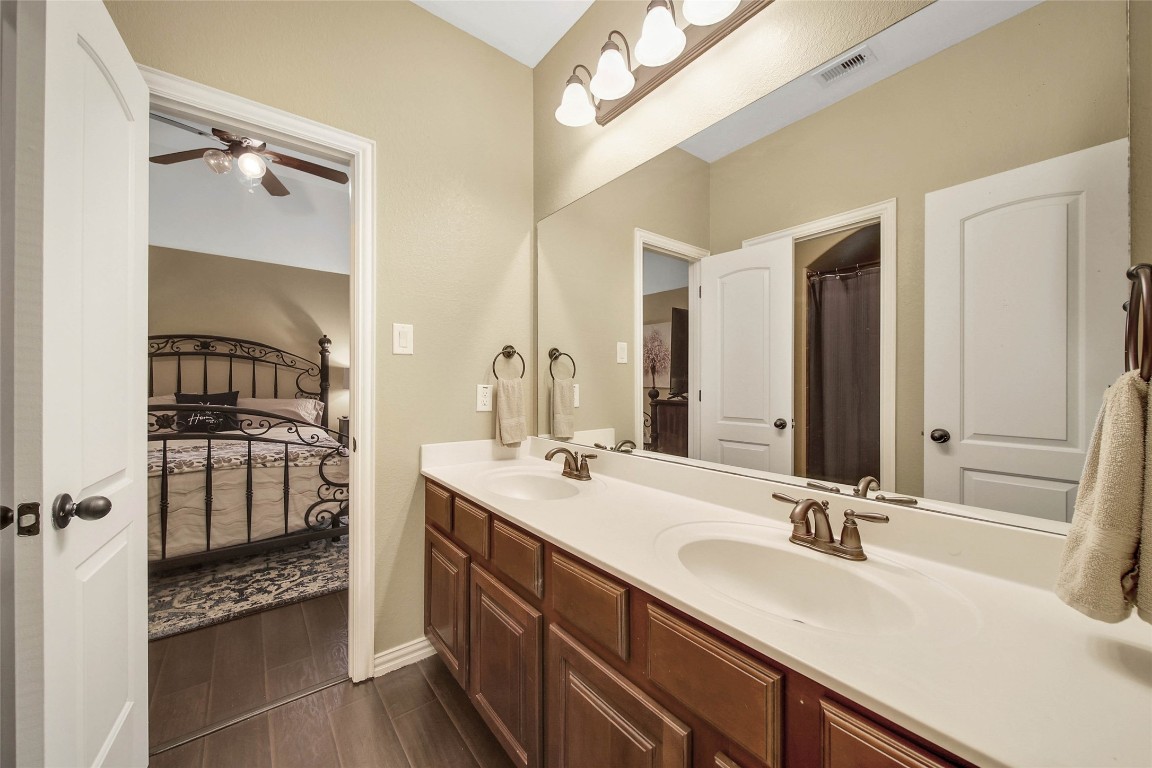 5 Copper Cove Conroe, TX 77304 - Photo 36 of 50