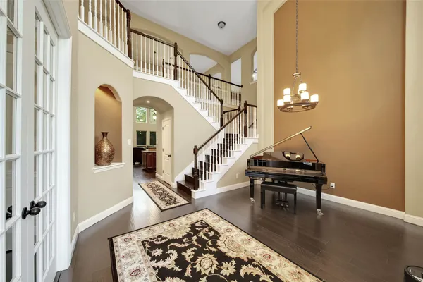 $899,900 | 5 Copper Cove, Conroe, TX 77304