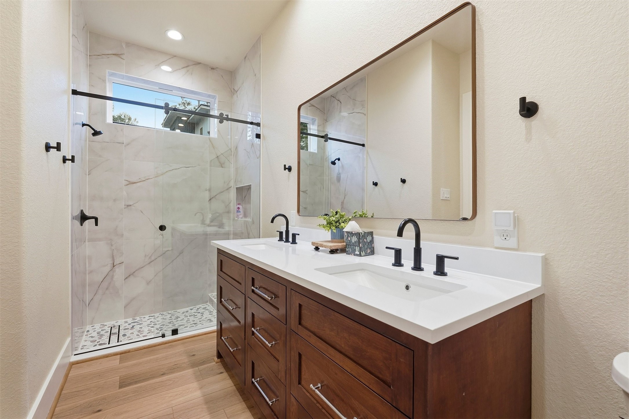 12833 Bruce Road Willis, TX 77318 - Photo 26 of 50 Double Sinks in Secondary Bathroom