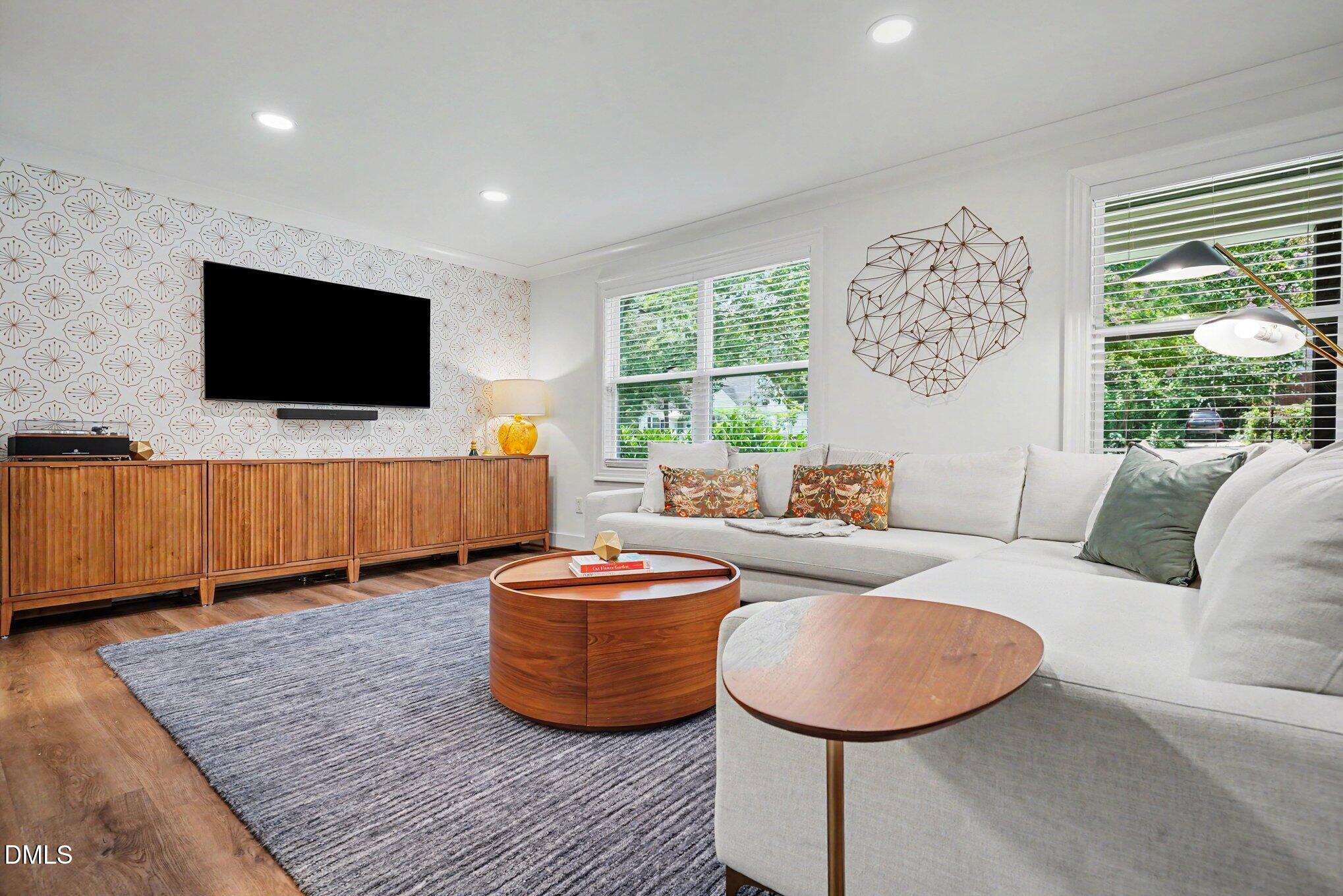 308 North King Charles Road Raleigh, NC 27610 - Photo 4 of 31 020_file_5827
