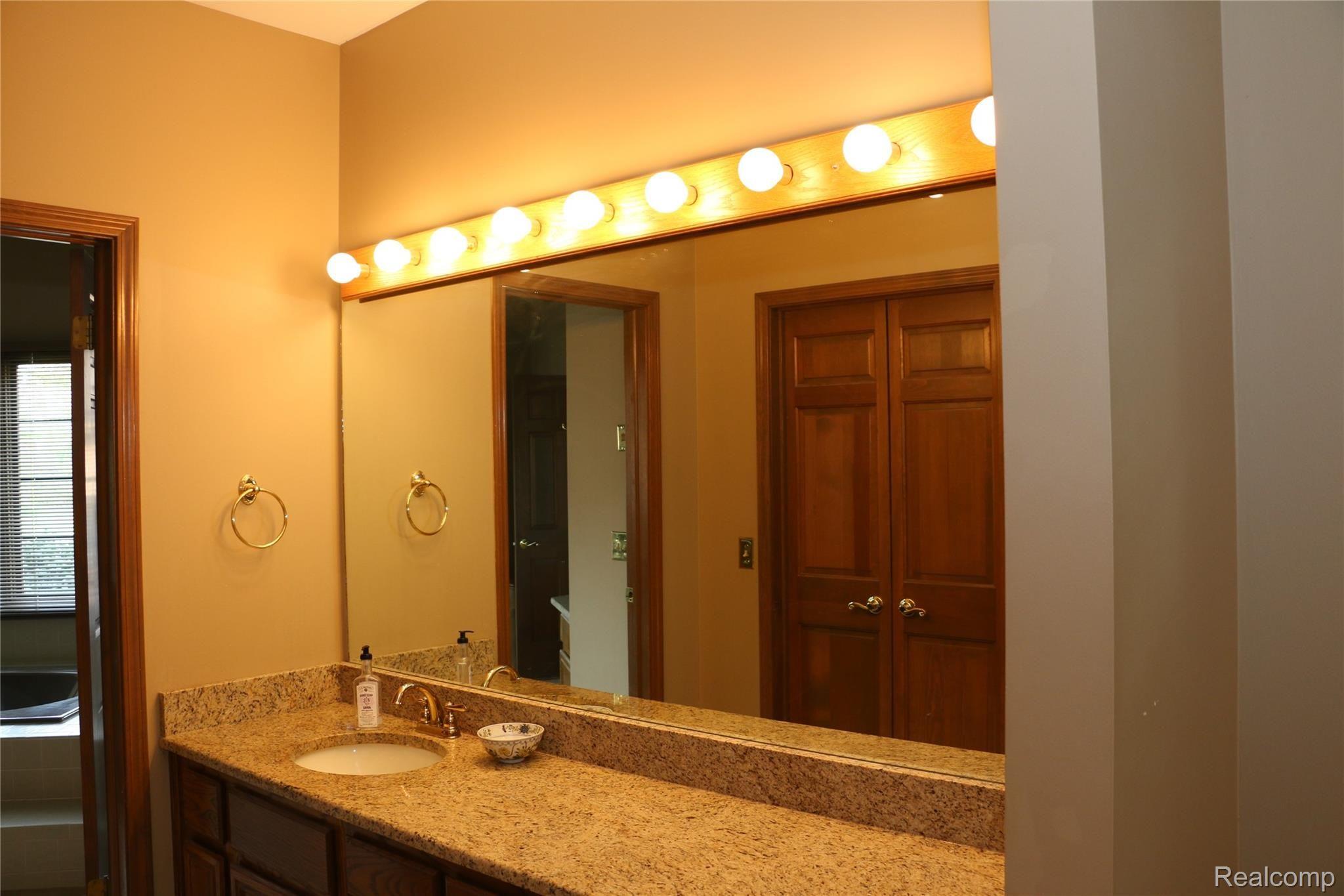 3660 Edinborough Drive Rochester, MI 48306 - Photo 49 of 68 Powder room opposite large walk in closet