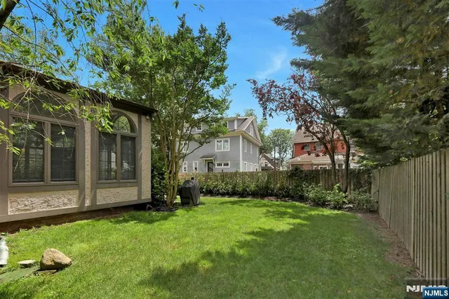 $4,300 | 548 Standish Road, Teaneck, NJ 07666