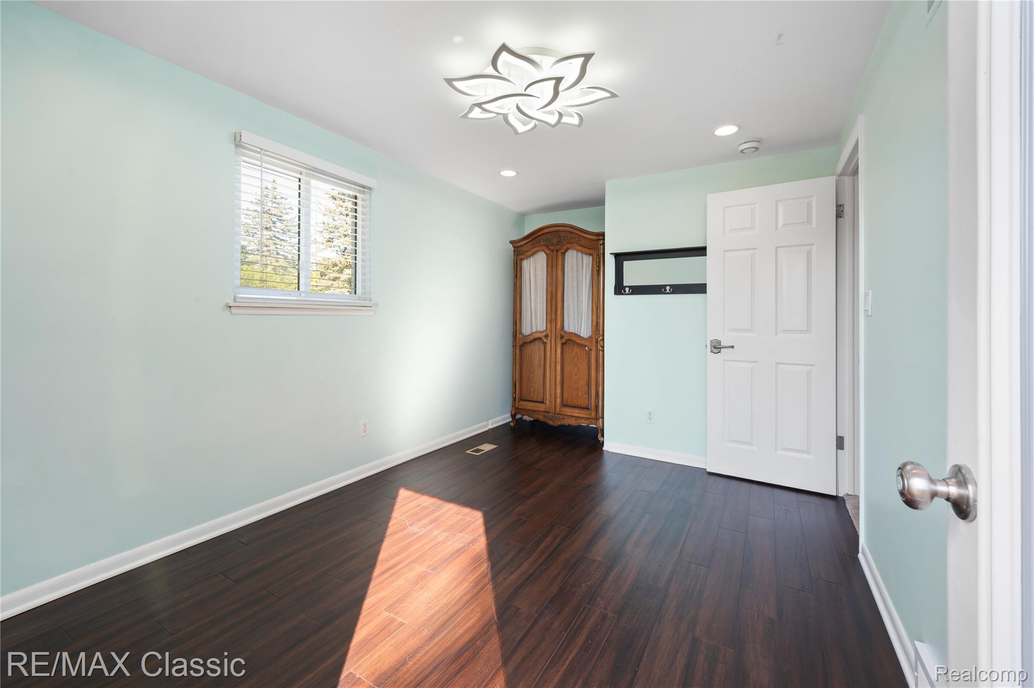 36159 West Lyman Road Farmington, MI 48331 - Photo 26 of 38 Bedroom 4