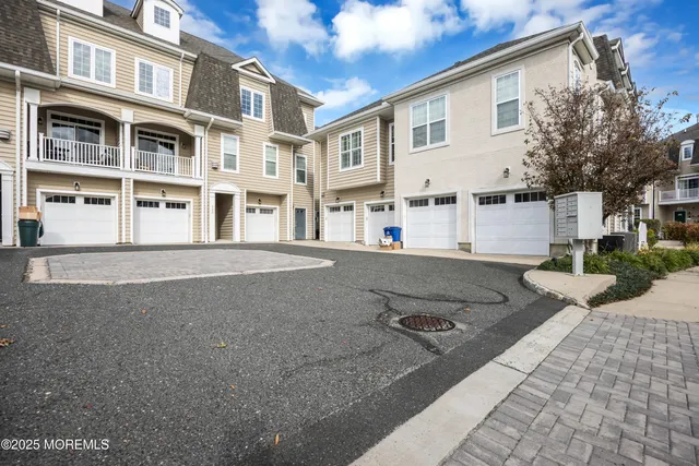 $579,000 | 211 April Way, Middletown, NJ 07748
