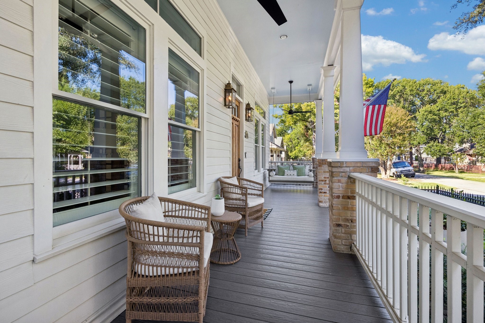 1127 Tulane Street Houston, TX 77008 - Photo 3 of 22 a view of outdoor space with seating area