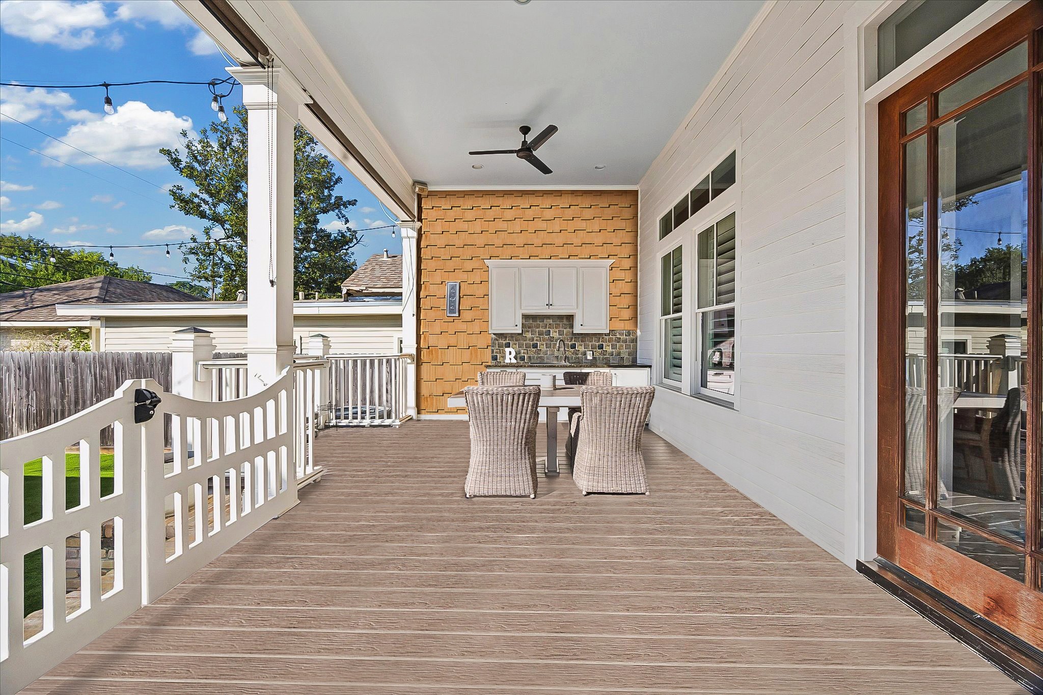 1127 Tulane Street Houston, TX 77008 - Photo 10 of 22 a dining room with wooden floor and large windows