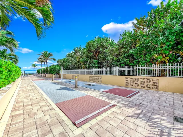 $699,000 | 2000 South Ocean Boulevard, Unit 4D, Lauderdale-by-the-Sea, FL 33062
