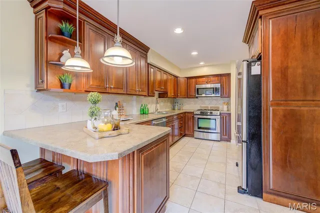 $195,000 | 13503 Coliseum Drive, Chesterfield, MO 63017