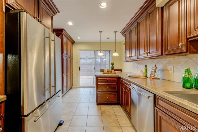 $195,000 | 13503 Coliseum Drive, Chesterfield, MO 63017