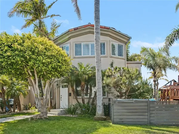 $3,000 | 518 South Helberta Avenue, Redondo Beach, CA 90277