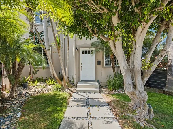 $3,000 | 518 South Helberta Avenue, Redondo Beach, CA 90277