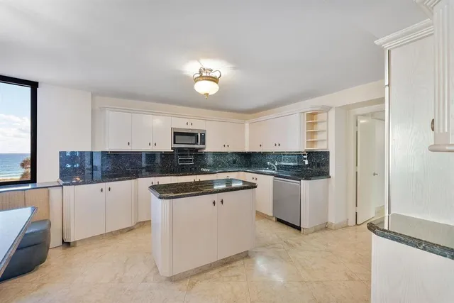 $1,375,000 | 1800 South Ocean Boulevard, Unit 410, Lauderdale-by-the-Sea, FL 33062