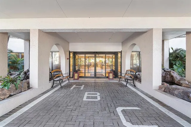 $1,375,000 | 1800 South Ocean Boulevard, Unit 410, Lauderdale-by-the-Sea, FL 33062