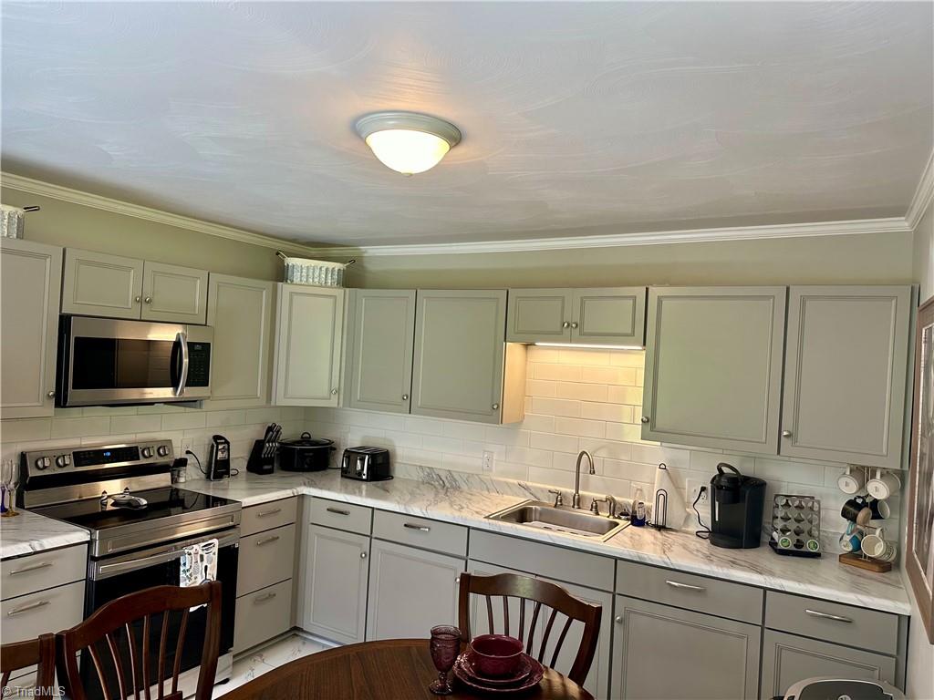 162 Chatham Road Mount Airy, NC 27030 - Photo 3 of 15 Gallery Image 3