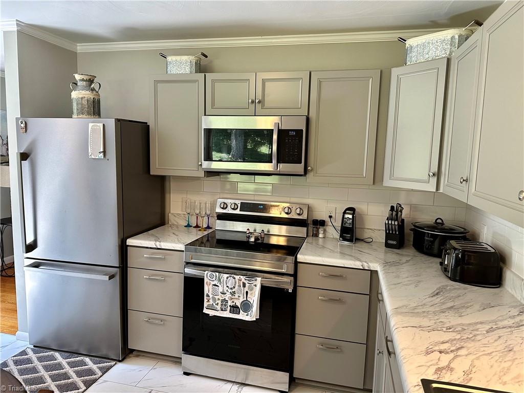 162 Chatham Road Mount Airy, NC 27030 - Photo 4 of 15 Gallery Image 4