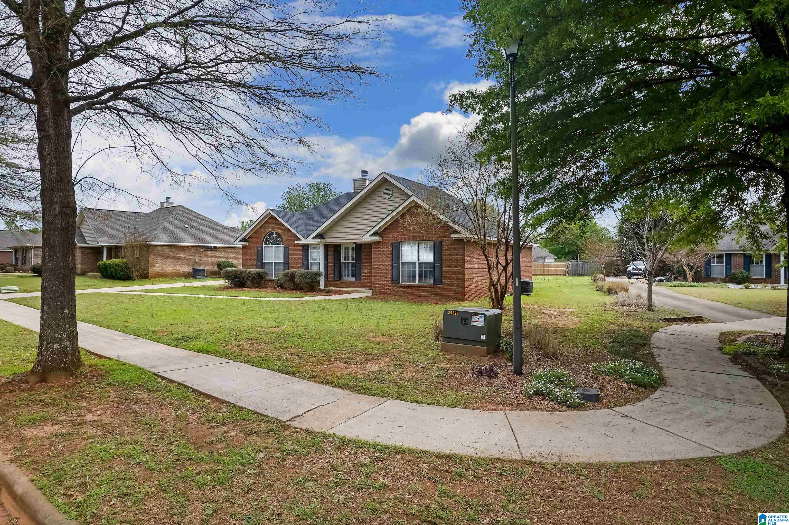114 Horseshoe Circle Alabaster, AL 35007 - Photo 35 of 44